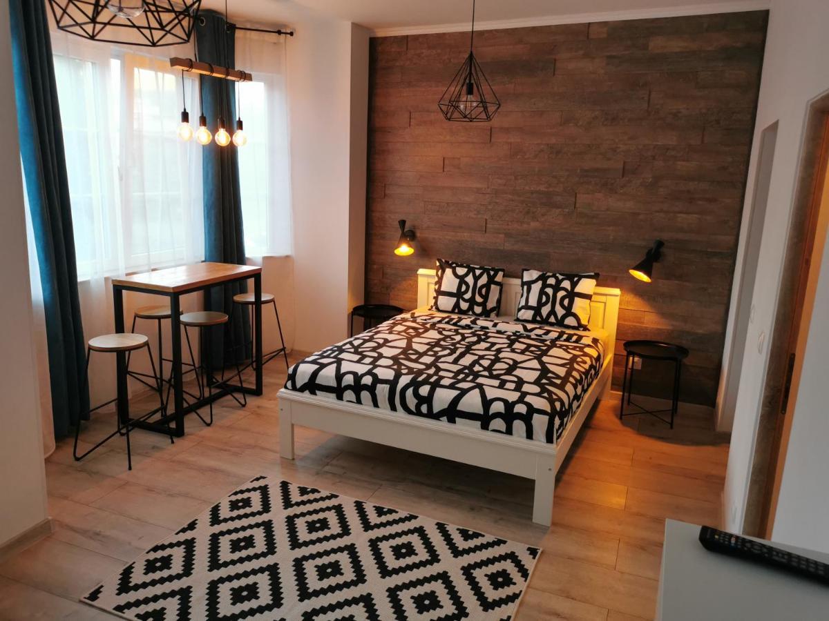 Central Park Studio Petroşani Dış mekan fotoğraf